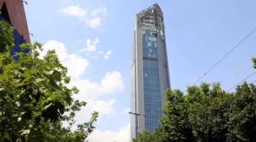 غارات إسرائيلية تستهدف مطاري مهر آباد وبوشهر في إيران