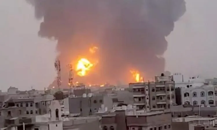 غارتان إسرائيليتان على ميناء الحديدة باليمن غارتان إسرائيليتان على ميناء الحديدة باليمن