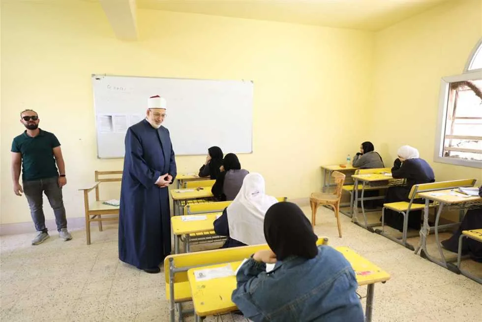 غدًا، طلاب الأزهرية في المنيا يبدؤون امتحان الفيزياء للشهادة الثانوية. غدًا، طلاب الأزهرية في المنيا يبدؤون امتحان الفيزياء للشهادة الثانوية.