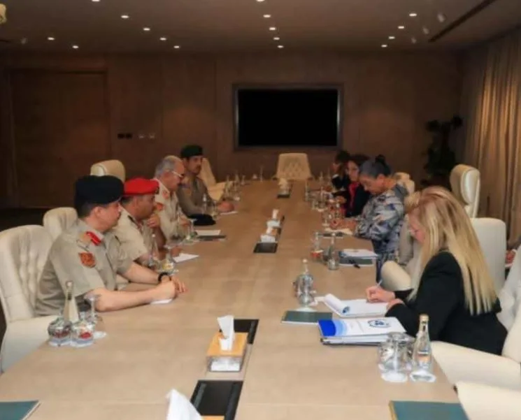 بعثة الأمم المتحدة تتباحث مع الجيش الليبي حول حل الأزمة السياسية في ليبيا