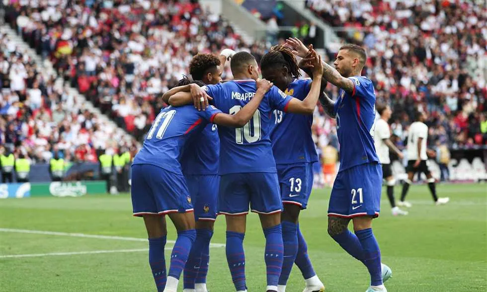 فرنسا تتغلب على ألمانيا وتحقق ميدالية البرونز في دوري الأمم الأوروبية فرنسا تتغلب على ألمانيا وتحقق ميدالية البرونز في دوري الأمم الأوروبية