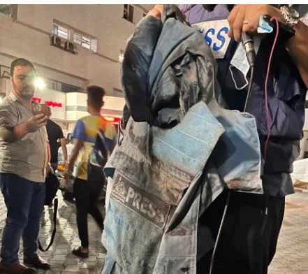 مجزرة إسرائيلية تُطال الصحفيين في محيط المستشفى المعمداني في غزة.. التفاصيل الكاملة مجزرة إسرائيلية تُطال الصحفيين في محيط المستشفى المعمداني في غزة.. التفاصيل الكاملة
