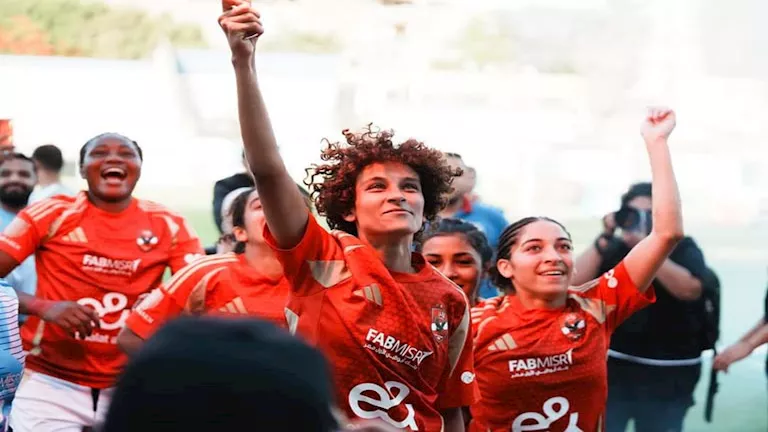 فلسطينية ومشجعة: من هن اللاعبات اللاتي تميزن في إعلان الأهلي لقميصه الجديد؟ فلسطينية ومشجعة: من هن اللاعبات اللاتي تميزن في إعلان الأهلي لقميصه الجديد؟