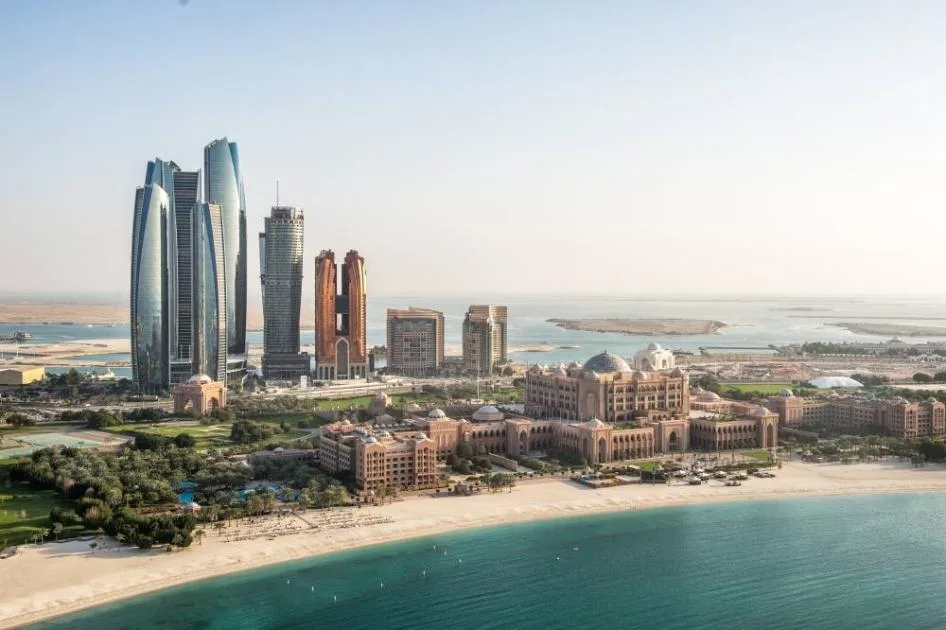 فنادق الإمارات تتنافس لتقديم عروض جذابة لجذب النزلاء فنادق الإمارات تتنافس لتقديم عروض جذابة لجذب النزلاء