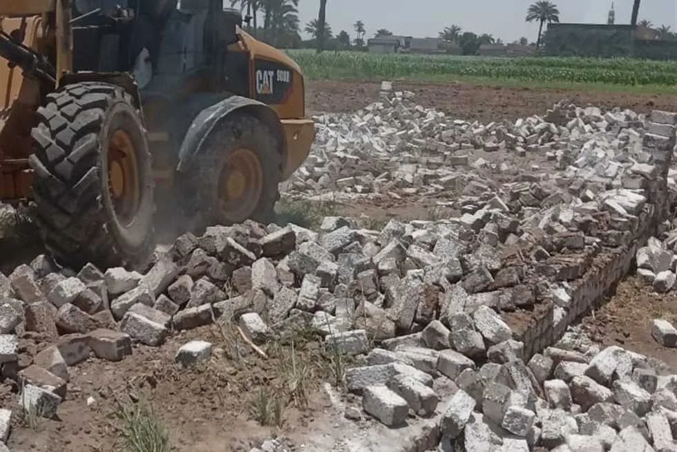 في إطار الموجة السادسة والعشرين لاستعادة أراضي الدولة.. تنفيذ 654 حالة إزالة في بني سويف (تفاصيل) في إطار الموجة السادسة والعشرين لاستعادة أراضي الدولة.. تنفيذ 654 حالة إزالة في بني سويف (تفاصيل)