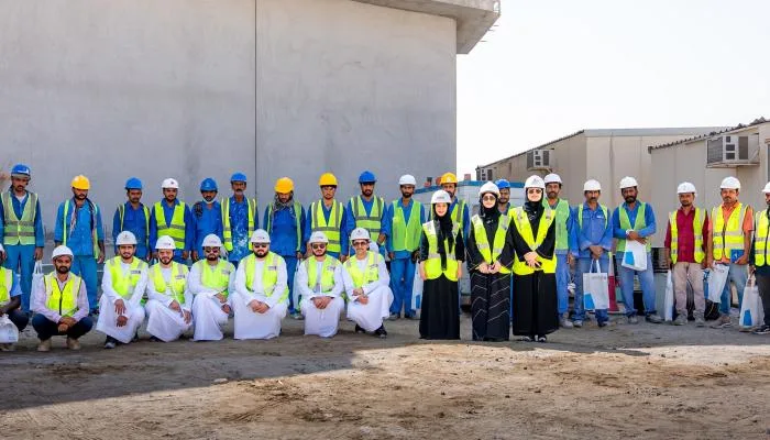 في الإمارات.. الاحتفال بالعيد مع العمال يحمل الفرح والسرور في الإمارات.. الاحتفال بالعيد مع العمال يحمل الفرح والسرور