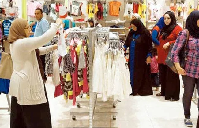 في العيد.. الأطفال يفتقرون إلى الملابس الجديدة في العيد.. الأطفال يفتقرون إلى الملابس الجديدة