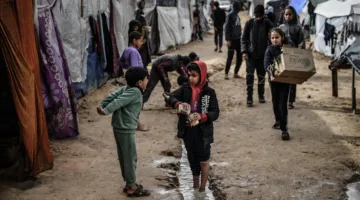 في يوم عمل الأطفال.. طفولة غزة المعذبة تتحول إلى سعي من أجل البقاء.