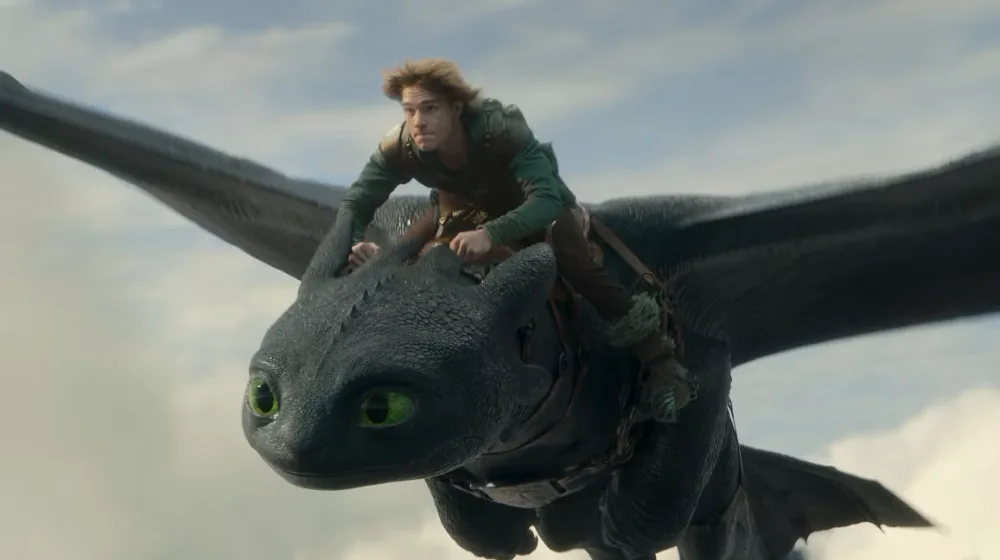 فيلم «كيف تروض تنينك» يهيمن على شباك التذاكر بإيرادات بلغت 83.7 مليون دولار فيلم «كيف تروض تنينك» يهيمن على شباك التذاكر بإيرادات بلغت 83.7 مليون دولار