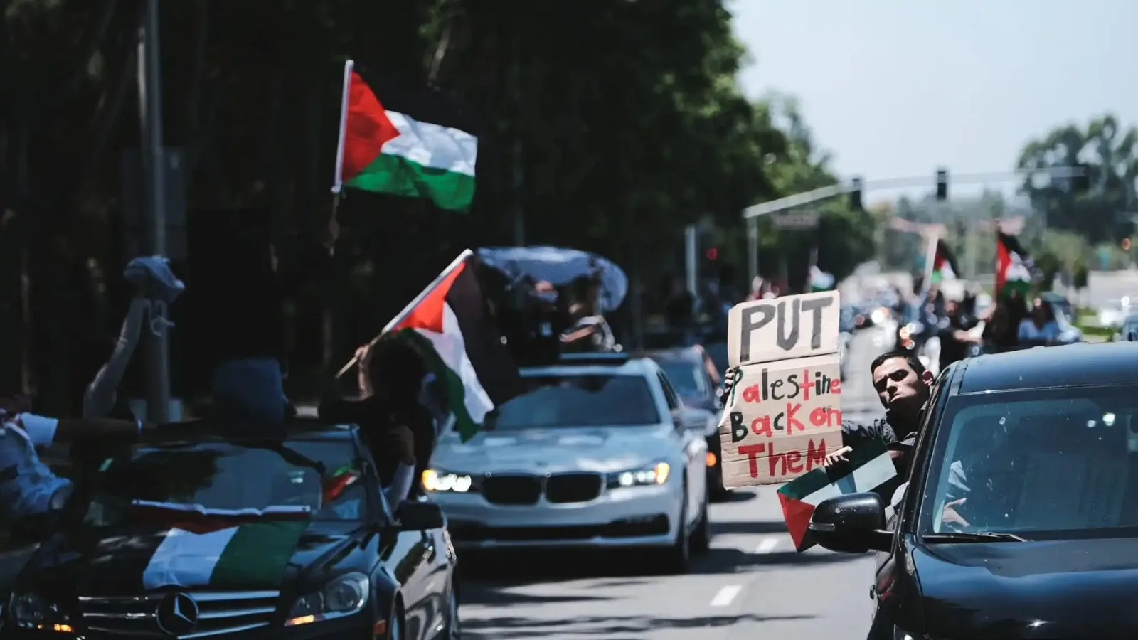 قافلة العدالة لفلسطين تسعى في أرجاء أوروبا للضغط على الحكومات هناك قافلة العدالة لفلسطين تسعى في أرجاء أوروبا للضغط على الحكومات هناك