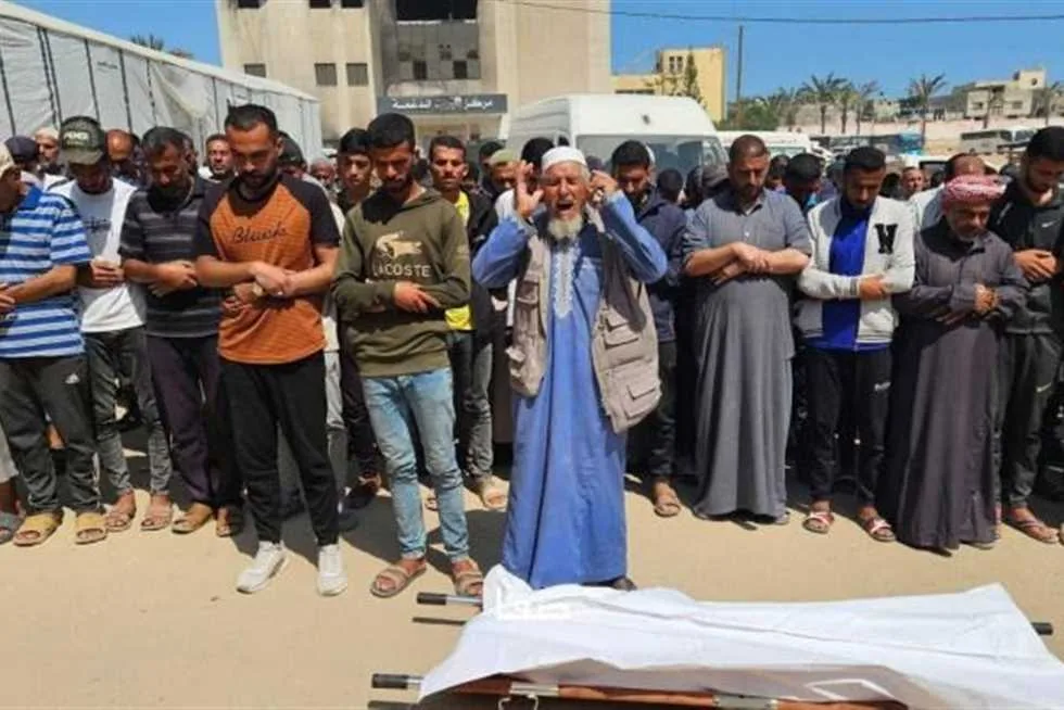 «قبل عيد الأضحى».. غزة تودع 70 شهيداً من أبنائها نتيجة القصف الإسرائيلي «قبل عيد الأضحى».. غزة تودع 70 شهيداً من أبنائها نتيجة القصف الإسرائيلي