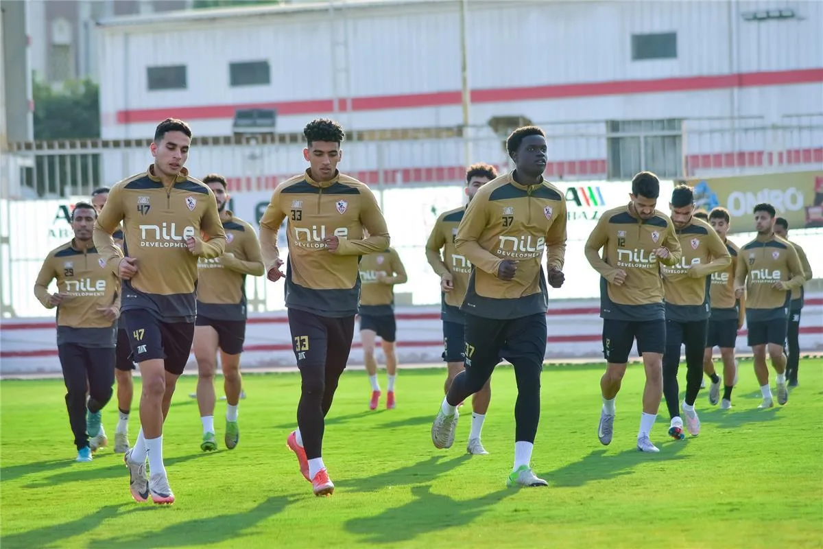 قبل مواجهة بيراميدز.. تفاصيل اجتماع الثلاثي من مجلس إدارة الزمالك باللاعبين