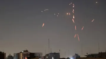 قتيل و14 مصابًا في إسرائيل جراء هجمات صاروخية من إيران