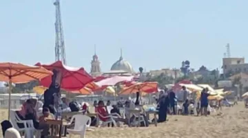 شواطئ الإسكندرية تحتضن الباحثين عن الهروب من حر الامتحانات.. والأنفوشي في الانتظار