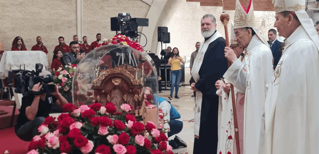 قداس إلهي في بكركي احتفالاً بوجود ذخائر القديسة تريزيا الطفل يسوع في لبنان قداس إلهي في بكركي احتفالاً بوجود ذخائر القديسة تريزيا الطفل يسوع في لبنان