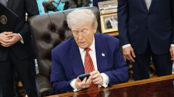 قريبًا.. قد يكون هاتفك الجديد مزودًا بنظام Trump Mobile