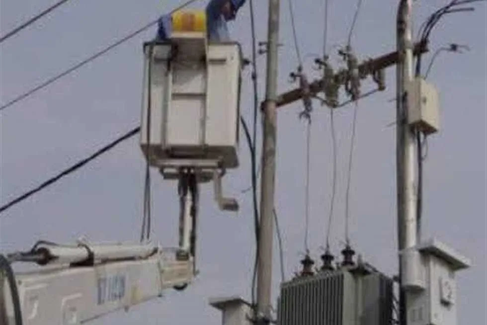 قطع الكهرباء عن قرية كفر العجمي والمناطق المحيطة بها قطع الكهرباء عن قرية كفر العجمي والمناطق المحيطة بها