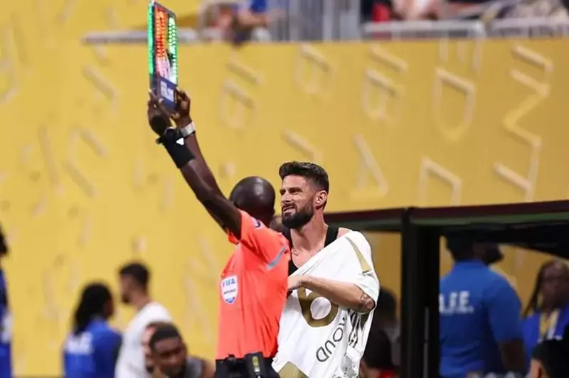 “قميص جيرو” و”ظهور ديلاب”.. أهم مشاهد مباراة تشيلسي ضد لوس أنجلوس (صور) “قميص جيرو” و”ظهور ديلاب”.. أهم مشاهد مباراة تشيلسي ضد لوس أنجلوس (صور)