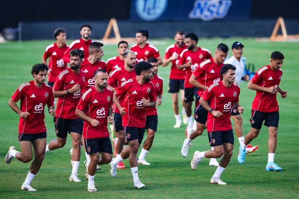 كأس العالم للأندية: الأهلي يتيح للصحافة 15 دقيقة لمتابعة مرانه كأس العالم للأندية: الأهلي يتيح للصحافة 15 دقيقة لمتابعة مرانه