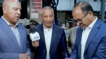 كامل الوزير يطرد مسؤولاً من وزارة الصناعة أثناء البث المباشر (فيديو)