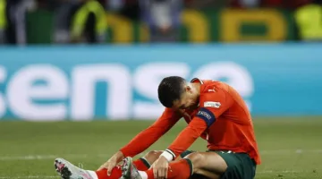 كريستيانو رونالدو يترك مواجهة البرتغال مع إسبانيا بسبب الإصابة