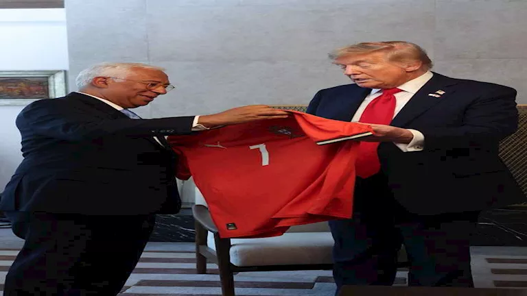 كريستيانو رونالدو يرسل قميصه إلى دونالد ترامب كريستيانو رونالدو يرسل قميصه إلى دونالد ترامب