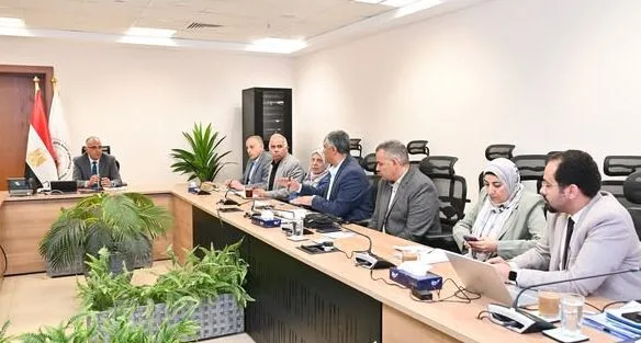 وزير الري يطلب تعزيز الاستعدادات وتفعيل غرف الطوارئ في جميع المحافظات تحضيرًا لعيد الأضحى. وزير الري يطلب تعزيز الاستعدادات وتفعيل غرف الطوارئ في جميع المحافظات تحضيرًا لعيد الأضحى.