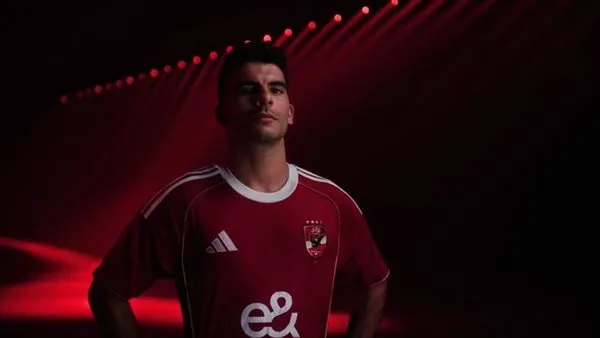 “كن كما أنت، نحن نعتمد عليك” … زيزو يشارك تفاصيل آخر محادثة له مع الخطيب. “كن كما أنت، نحن نعتمد عليك” … زيزو يشارك تفاصيل آخر محادثة له مع الخطيب.