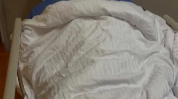 «كنت أرغب في السرعة فقط».. سائق شاحنة ضميرية يعتدي على طالب ويتسبب له في 64 غرزة.