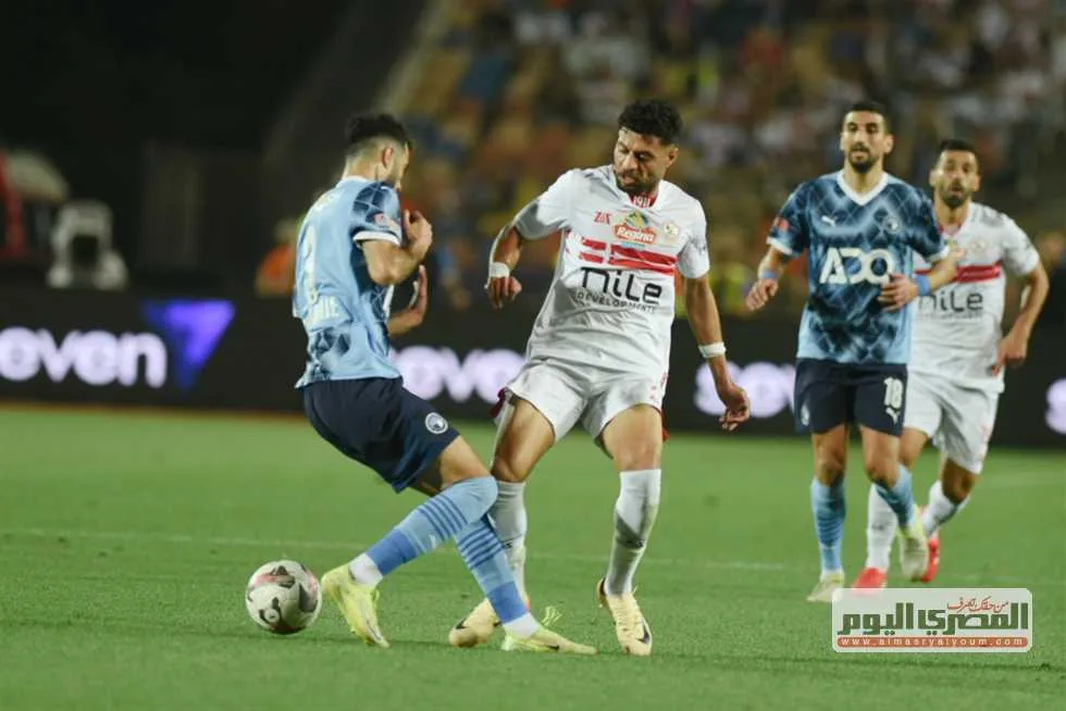 كوفي يوجه نصائح للاعبي الزمالك قبل مواجهتهم مع بيراميدز: يجب أن يكون البطل دائمًا كوفي يوجه نصائح للاعبي الزمالك قبل مواجهتهم مع بيراميدز: يجب أن يكون البطل دائمًا