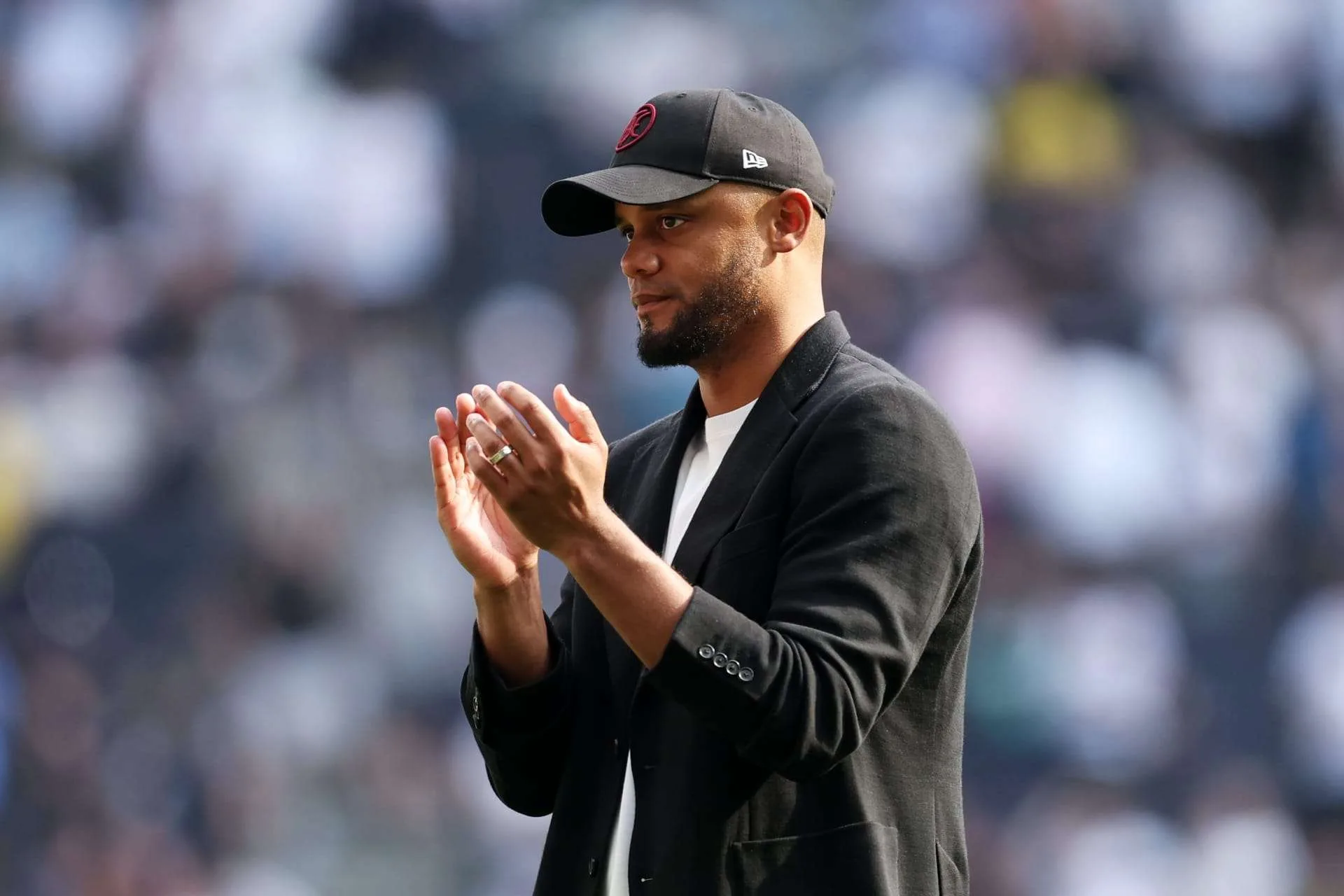 كومباني يعبر عن سعادته بفوز بايرن ميونخ الأوروبي في كأس العالم للأندية كومباني يعبر عن سعادته بفوز بايرن ميونخ الأوروبي في كأس العالم للأندية
