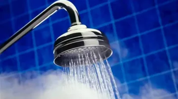 كيف يؤثر الاستحمام بماء بارد أو دافئ على الصحة النفسية؟