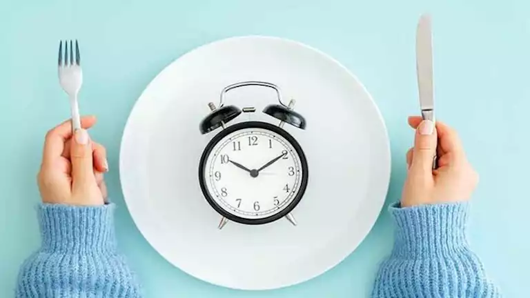 كيفية البدء في الصيام المتقطع: نصائح غذائية قائمة على الأبحاث العلمية كيفية البدء في الصيام المتقطع: نصائح غذائية قائمة على الأبحاث العلمية