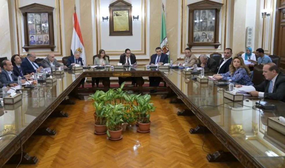 رئيس جامعة القاهرة: مراقبة الحالة الإنشائية للمرافق التعليمية وضمان استمرارية أعمال الصيانة الدورية رئيس جامعة القاهرة: مراقبة الحالة الإنشائية للمرافق التعليمية وضمان استمرارية أعمال الصيانة الدورية