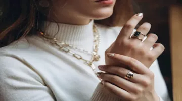 لأسباب عدة.. تجنبي ارتداء الذهب والفضة معًا