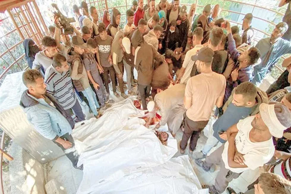 «لا يمكن أن نبقى صامتين».. تحالف إسرائيلي يدعو للاحتجاج في أول أيام العيد تضامناً مع قطاع غزة «لا يمكن أن نبقى صامتين».. تحالف إسرائيلي يدعو للاحتجاج في أول أيام العيد تضامناً مع قطاع غزة