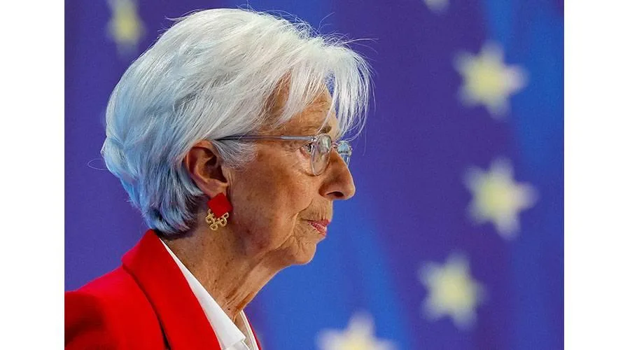 لاجارد: تحقيق هدف التضخم 2% للبنك المركزي الأوروبي بات وشيكاً لاجارد: تحقيق هدف التضخم 2% للبنك المركزي الأوروبي بات وشيكاً