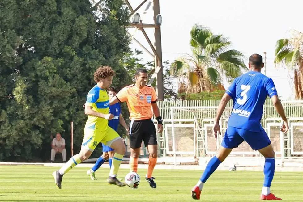 لافيينا يتقدم إلى دوري المحترفين بعد الفوز على أسمنت أسيوط لافيينا يتقدم إلى دوري المحترفين بعد الفوز على أسمنت أسيوط