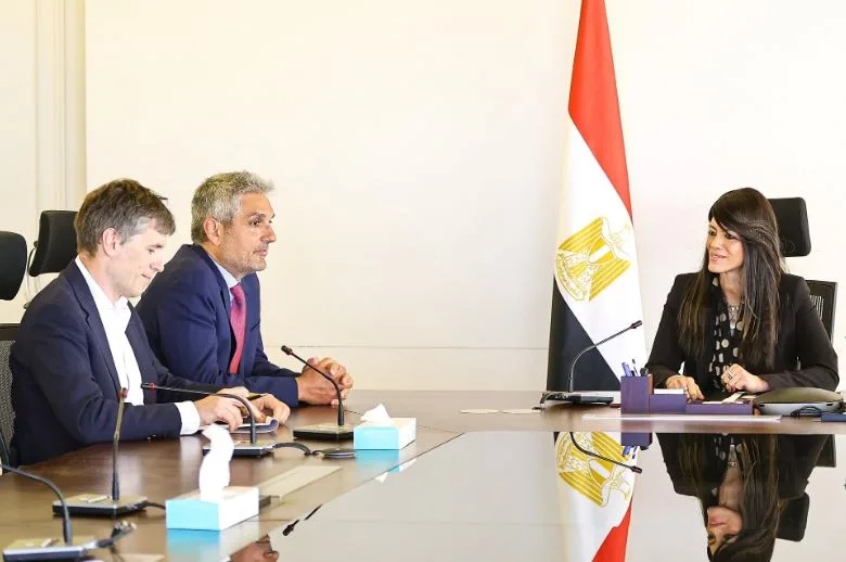 المشاط تناقش مع وفد “جولدمان ساكس” مستجدات الاقتصاد المصري ومبادرات دعم القطاع الخاص. المشاط تناقش مع وفد “جولدمان ساكس” مستجدات الاقتصاد المصري ومبادرات دعم القطاع الخاص.