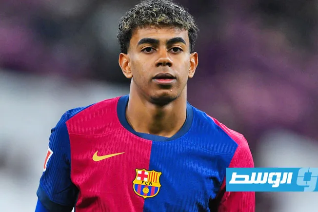 لامين يامال يتوج بلقب أفضل لاعب شاب في الليغا الإسبانية لامين يامال يتوج بلقب أفضل لاعب شاب في الليغا الإسبانية
