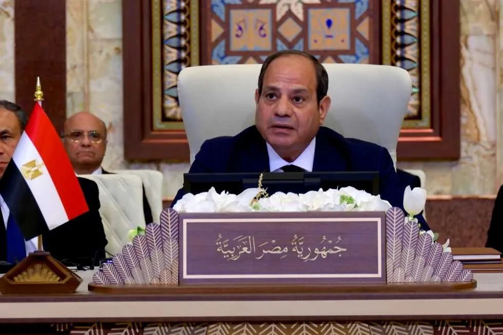 للاطلاع على نشاط المصانع والمشاريع.. الرئيس السيسي يلتقي رئيس «العربية للتصنيع» (التفاصيل) للاطلاع على نشاط المصانع والمشاريع.. الرئيس السيسي يلتقي رئيس «العربية للتصنيع» (التفاصيل)