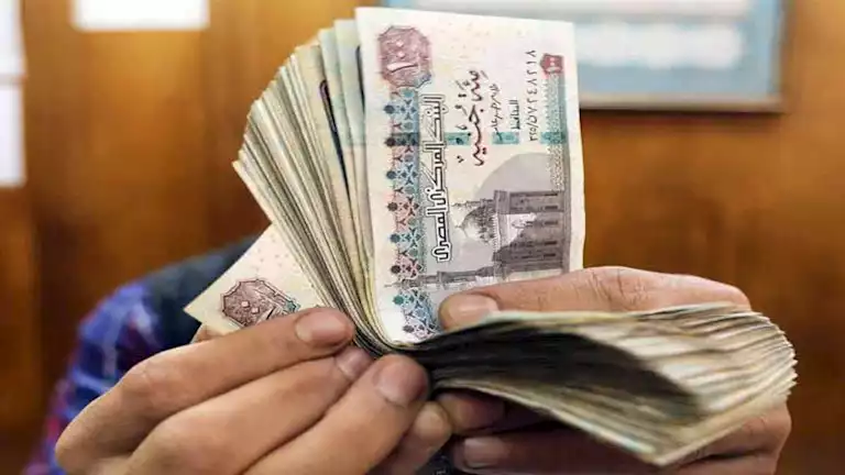 لماذا ارتفع سعر الدولار مقابل الجنيه اليوم رغم إغلاق الأسواق العالمية؟ لماذا ارتفع سعر الدولار مقابل الجنيه اليوم رغم إغلاق الأسواق العالمية؟