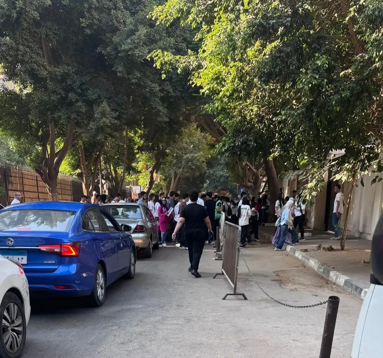 لمكافحة الغش… استخدام العصا الإلكترونية لتفتيش الطلاب عند دخول لجان امتحانات الثانوية العامة 2025. لمكافحة الغش… استخدام العصا الإلكترونية لتفتيش الطلاب عند دخول لجان امتحانات الثانوية العامة 2025.