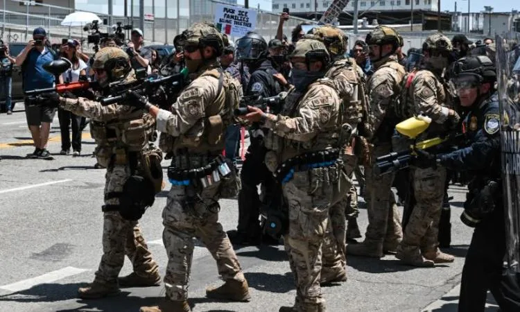 لوس أنجلوس: تجدد المسيرات، فرض حظر للتجول، والعدالة تدعم ترامب لوس أنجلوس: تجدد المسيرات، فرض حظر للتجول، والعدالة تدعم ترامب