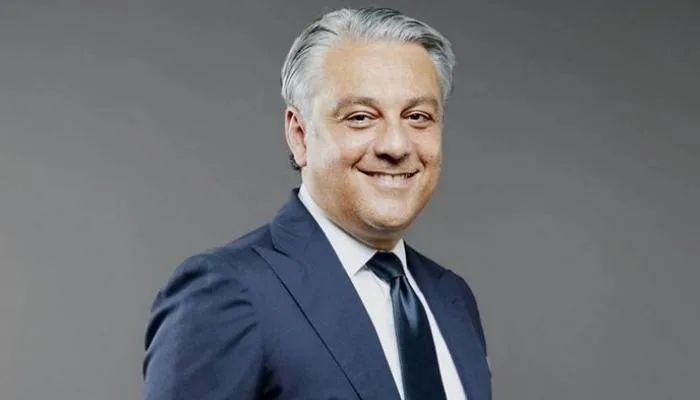 لوكا دي ميو يترك رينو.. من هو الشخص المتوقع أن يقود مجموعة كيرينغ للأزياء؟ لوكا دي ميو يترك رينو.. من هو الشخص المتوقع أن يقود مجموعة كيرينغ للأزياء؟