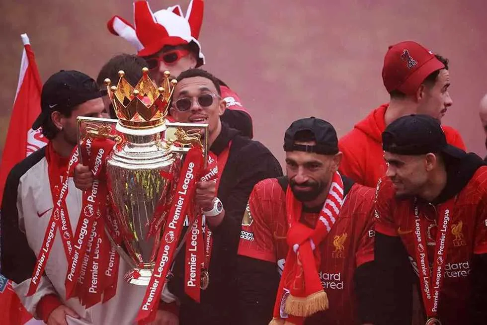 لويس دياز يوضح موقفه بشأن الانتقال إلى الدوري السعودي