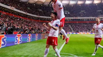 ليفاندوفسكي يتعرض لانتقادات شديدة من الإعلام البولندي بعد نزاعه مع المدرب