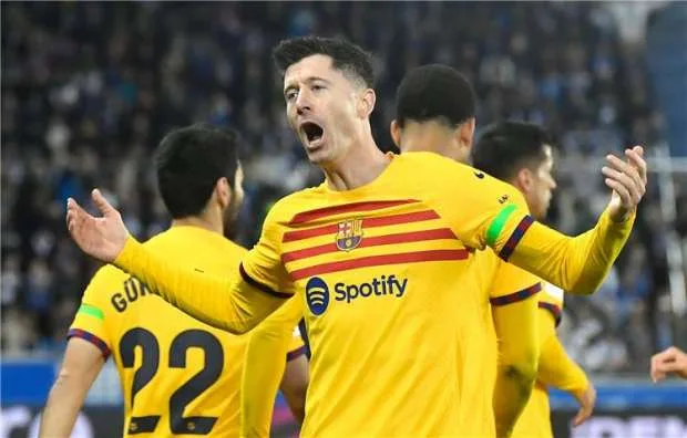 ليفاندوفسكي يعتذر عن اللعب مع منتخب بولندا بسبب مدربه ليفاندوفسكي يعتذر عن اللعب مع منتخب بولندا بسبب مدربه