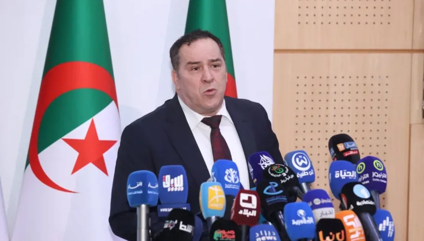 ما الدلالات السياسية وراء إطلاق إذاعتين في الجنوب الغربي للصحراء الجزائرية؟ ما الدلالات السياسية وراء إطلاق إذاعتين في الجنوب الغربي للصحراء الجزائرية؟