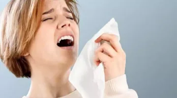 ما الذي يؤدي إلى انطلاق البول عند العطاس بقوة؟ وما هي سبل العلاج لذلك؟